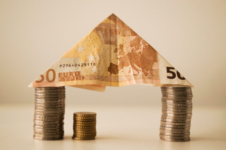 How to Earn Daily Income Through Real Estate Investment Plans
